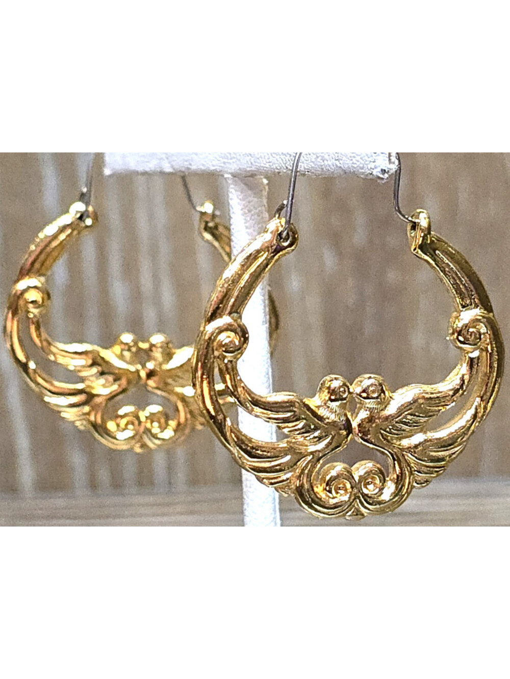 Vintage Avon Gold Plated Love Doves Earrings